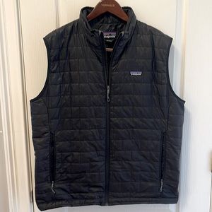 Patagonia men's puffer vest. XL black.